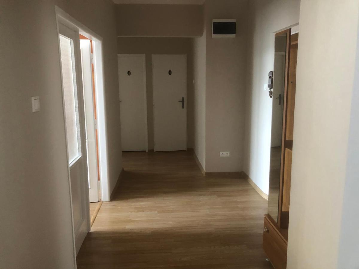 Apartman Bea, Snp 12 Velky Krtis Exterior photo